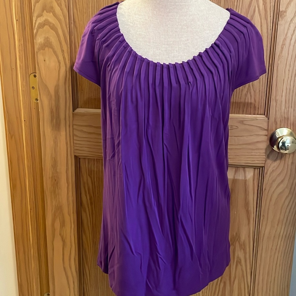 Purple cap sleeve gathered scoop neck shirt